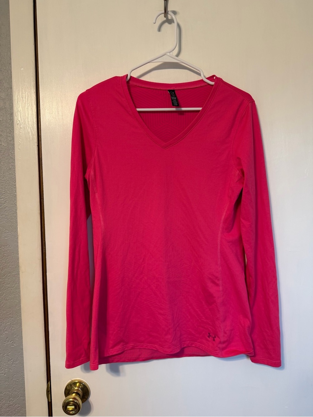 Under Armour Women's Bright Pink V-Neck Long Sleeve Performance Tee